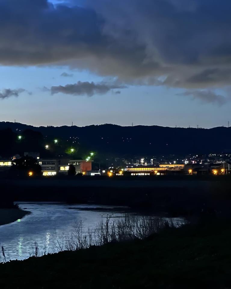 kinoarchi's tweet image. 奈良県斑鳩町のこども園。行燈のように浮かびあがる。
@kino_architects #masahirokinoshita #kindergarten #woodstructure #nara #ikaruga #architecture