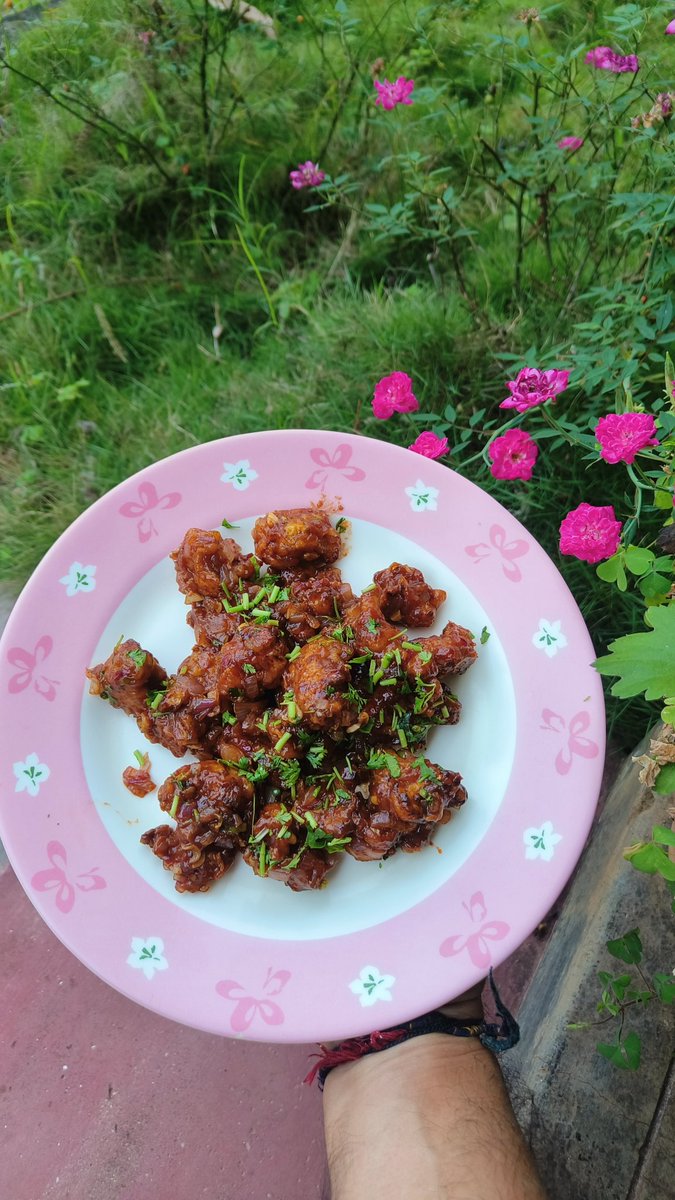 First we eat, then we do everything else 😂😂
Gobi Manchurian dekhlo friends ❤️❤️
With added chillies for ಉರ್ಕೊಳ್ಳೋರಿಗೆ 😂😂
#RajsKitchen #foodie