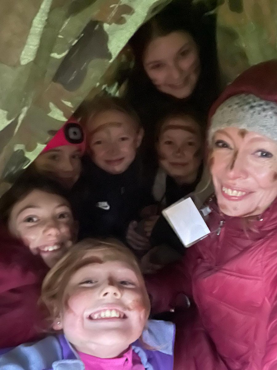 Seahorses_Class's tweet image. Group 4&amp;amp;5 had a brilliant time at bushcraft this morning @cormorantsclass @WillowsCE