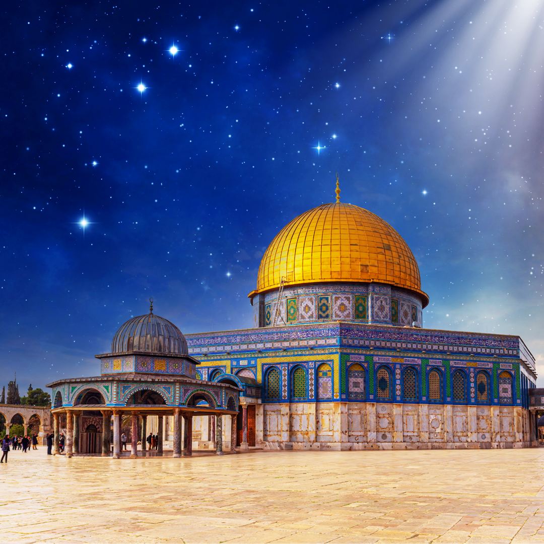 My first prayer ever was performed in 1977 in Masjid Al Aqsa, Jerusalem. That was also the first time I ever told anyone I was a Muslim...

Continue reading: catstevens.com/think/spiritua…

#HaramSharif #Rajab #DomeOfTheRock #Islam #Muslim #AlAqsa #Jerusalem #Palestine #Prayer #Peace