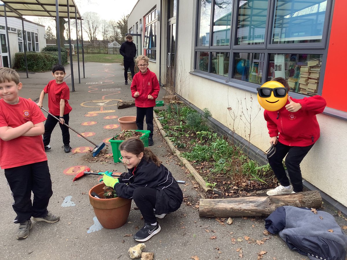3YorkeMead's tweet photo. We canβt wait to see our garden once we have up cycled it with our new creationsπͺ΄π¨ #FeelGoodWeek @YorkeMead https://t.co/nQdMI6WFGq