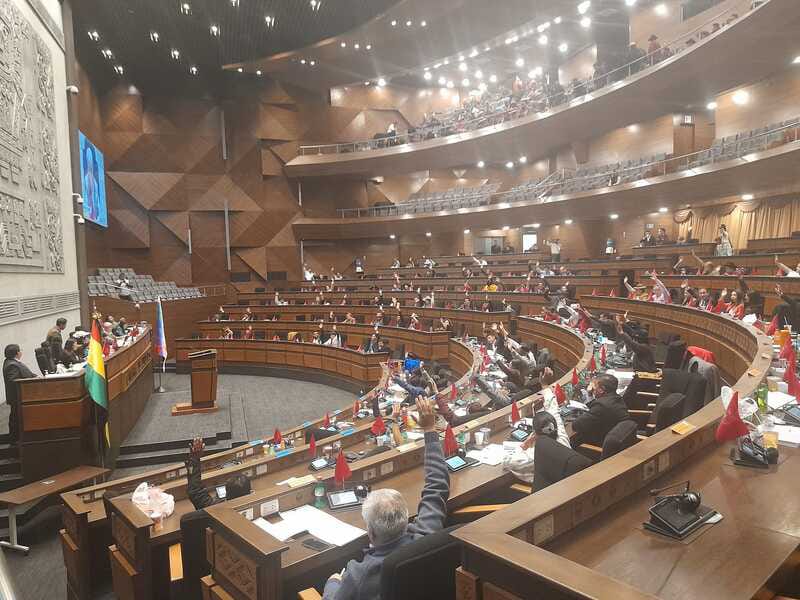 RejasSen's tweet photo. Con mucha satisfacción saludamos la aprobación del PL N°144 sobre Elecciones Judiciales como Senado, hoy en la sesión plenaria N° 54 vamos a tratar la norma de inmediato hasta su sanción, reafirmado nuestro compromiso con el pueblo boliviano y el respeto a la CPE https://t.co/HpGFaY2pnv