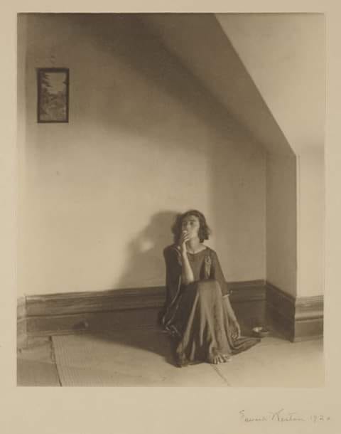 "Tengo confianza. Vivo más tranquilo (...) Pero no olvido que la vida y todas sus grandes cosas son momentáneas, y que de pronto en un instante podemos quedarnos ciegos en medio de la luz, muertos en medio de la vida, solos en medio del amor".
Pedro Salinas