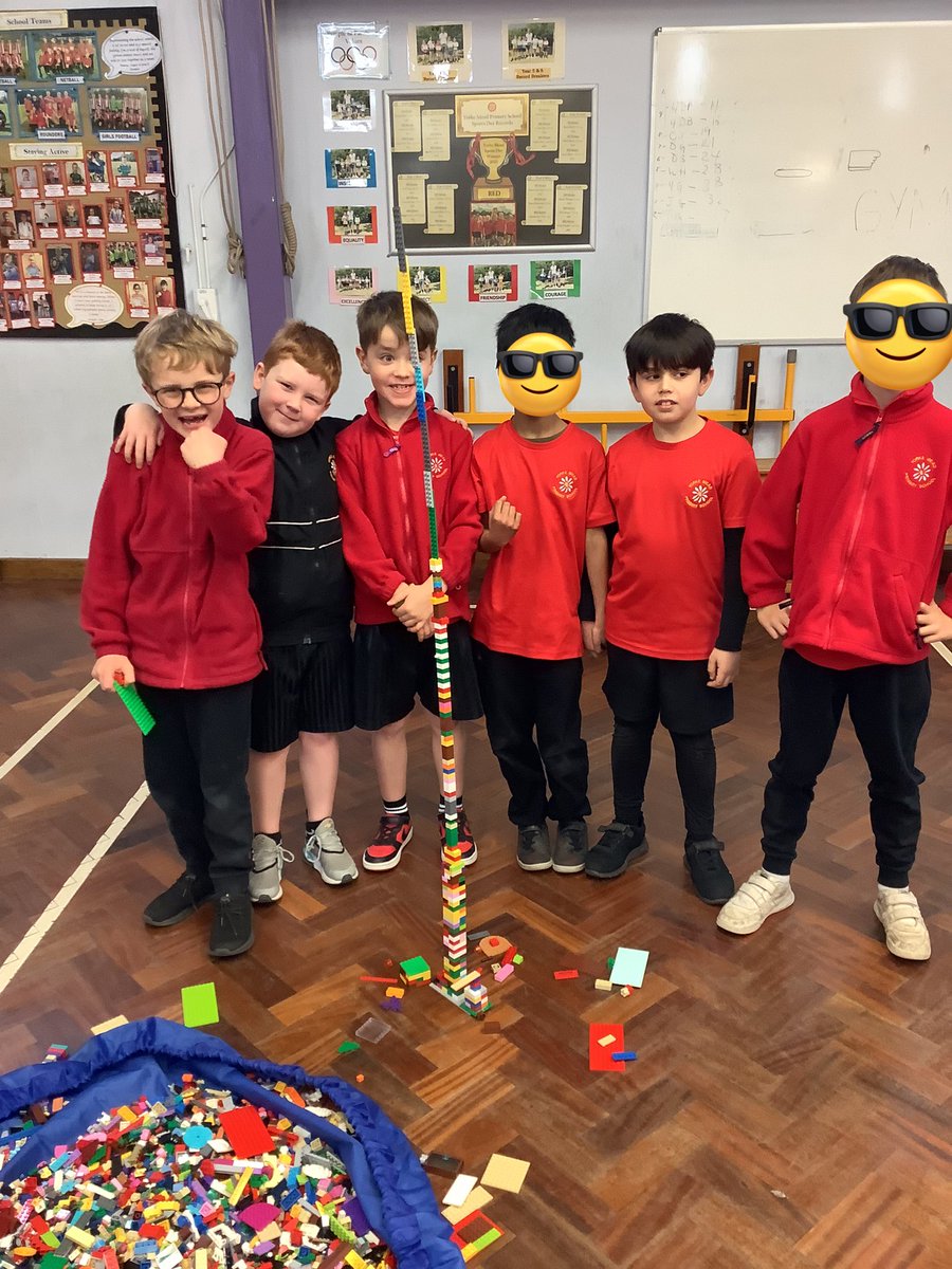 3YorkeMead's tweet photo. Starting our day with a Lego Workshop. Great teamwork and some spectacular skyscrapersπ·ββοΈπ§±ππ» #FeelGoodWeek @YorkeMead https://t.co/oU7CC76jpF