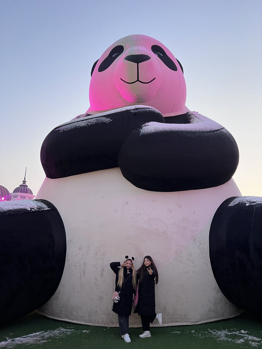 Lapillus_twt's tweet image. Did you guys see our panda vlog? 🐼
We had such a fun time seeing the Bao Family! 
I ❤️ Fubao, Aibao, Lebao, Huibao and Ruibao~! 

#Lapillus #라필루스 #Yue #유에 #Seowon #서원