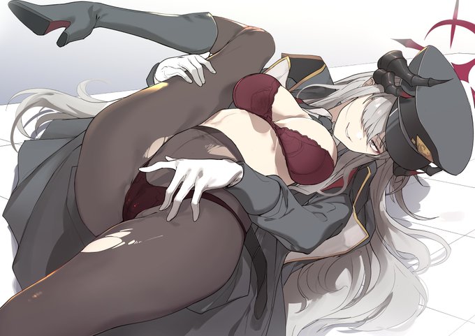 引けたら描くシリーズ ブルアカ描いたの久々ぁ・・・♥ 