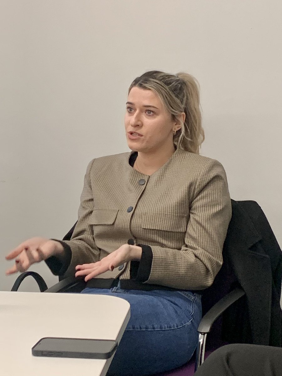 jopayton's tweet photo. Another great Careers Fair session this morning with the brilliant Sarah Jardine - @cityjournalism BA grad, and social media strategist. Thanks to Sarah and to our fabulous Y3 student @shadisearcher for organising and hosting 🙏🏼🙏🏼👏🏼👏🏼 https://t.co/rTVykWWERV