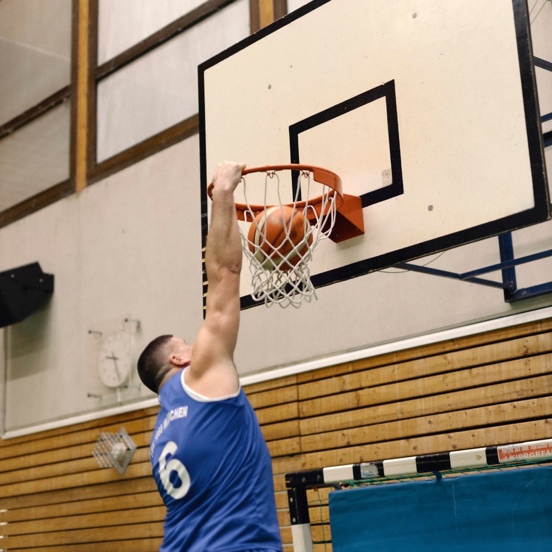 TSV1860eV's tweet photo. Klein aber fein: Unsere Basketballabteilung! Unsere Basketballer trainieren und spielen am Krehlebogen. Lust mitzumachen? Alle Infos unter https://t.co/QMcJBQ4POA
#tsv1860ev | #basketball | #tsv1860
#sechzig | #münchen | #wsdv https://t.co/241kJ9O0sM