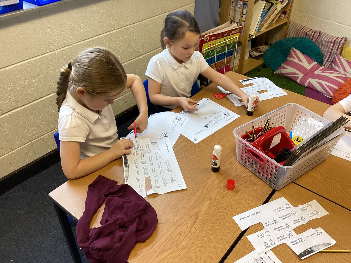 Mrs Evans (@mrsevansmlp) on Twitter photo We have had a discussion about the things that we should or should not share online this afternoon. We watched a video from <a href="/CEOPEducation/">CEOPEducation</a> to develop our knowledge and then completed an activity to show what we had learned. #SaferInternetDay2024 <a href="/computingMLP/">Computing at Mab Lane</a> <a href="/MabLanePri/">Mab Lane Primary Sch</a> We have had a discussion about the things that we should or should not share online this afternoon. We watched a video from <a href="/CEOPEducation/">CEOPEducation</a> to develop our knowledge and then completed an activity to show what we had learned. #SaferInternetDay2024 <a href="/computingMLP/">Computing at Mab Lane</a> <a href="/MabLanePri/">Mab Lane Primary Sch</a>