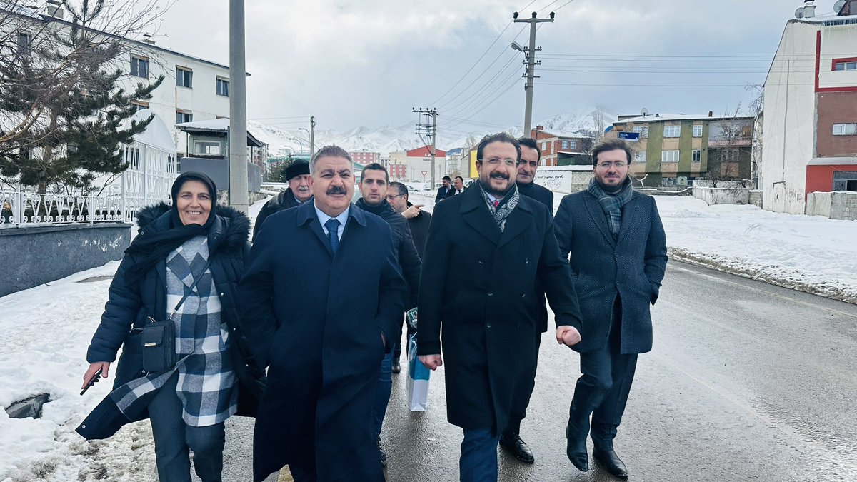 HaktanOmeroglu's tweet photo. 31 Mart Seçimleri Saha Ziyaretlerimizin İlk Programını Belediye Başkanımız ve Adayımız Sn Muhammet SUNAR, İl Yön Kur Üyemiz Aydın BOZKURT İlçe Kadın ve Gençlik Kolları Bşknmz, İlçe Yön Kurulu Üyelerimiz Mahalle Başkanımız ve Yönetimiyle Birlikte Yunus Emre Mahallemizden Başlattık. Sakıp Efendi ve Cemaliye Camii etrafında ki esnaflarımız ve Mahallelilerimizle buluşmamız motivasyonumuzu artırdı, yeni döneme rekor oyla devam inşallah …
@Akparti @RTErdogan @erkankandemir @avibrahimK @AvMuhammetSunar