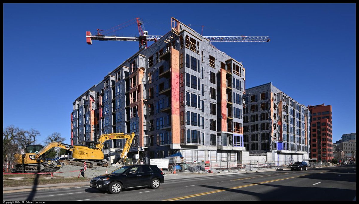 Here's an update on the construction of the "Cecil" apartments on Old Georgetown Rd in Bethesda, MD. blog.pagebypagebooks.com/2024/02/the-ce…