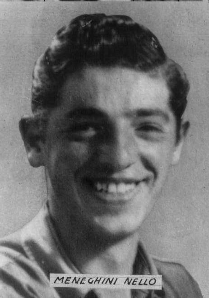Il #17gennaio 1945 i fascisti della #GNR arrestarono #NelloMeneghini trovato in possesso di armi e sotto falso nome.Condannato dal Tribunale Militare Straordinario, venne fucilato l’#11febbraio 1945 presso il Poligono di tiro del #Martinetto a #Torino.
Aveva 25 anni.