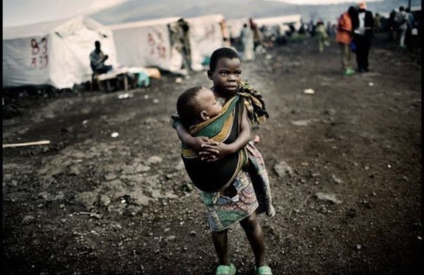 IL ONT TUÉS MON PÈRE
ILS ONT TUÉS MA MÈRE
IL ONT TUÉS TOUTES MA FAMILLE
JE NE SUIS RESTÉE QU'AVEC MON FRÈRE
C'EST MON FRÈRE, IL N'EST PAS LOURD
STOP GÉNOCIDE AU CONGO
STOP GÉNOCIDE AU CONGO
STOP GÉNOCIDE AU CONGO
#FreeCongo 
#RwandaIsKiling
#StopGenocidecongo
#RWANDAISKILINGINDRC