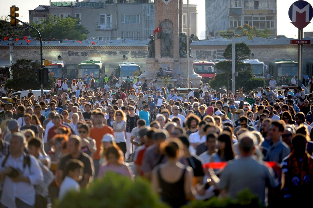 İstanbul'un nüfusu cumhuriyet tarihinde 2. kez azaldı. • 2022: 15.907.951 • 2023: 15.655.924