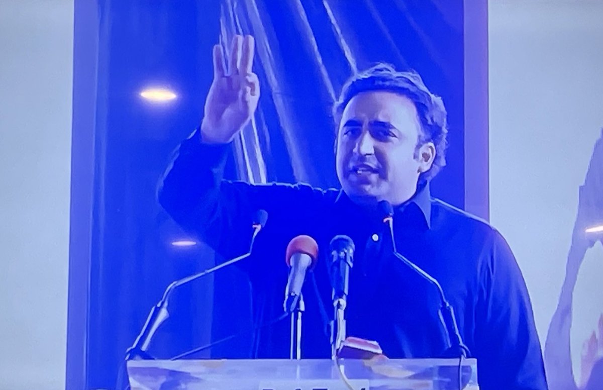 بڑے عرصے سے اس ملک نے لاڑکانہ کا وزیراعظم نہیں دیکھا۔۔

30 سال سے نہیں دیکھا۔ لیکن اس سال دیکھیں گے! 💪🏹

 #HumSabKaNishanTeer