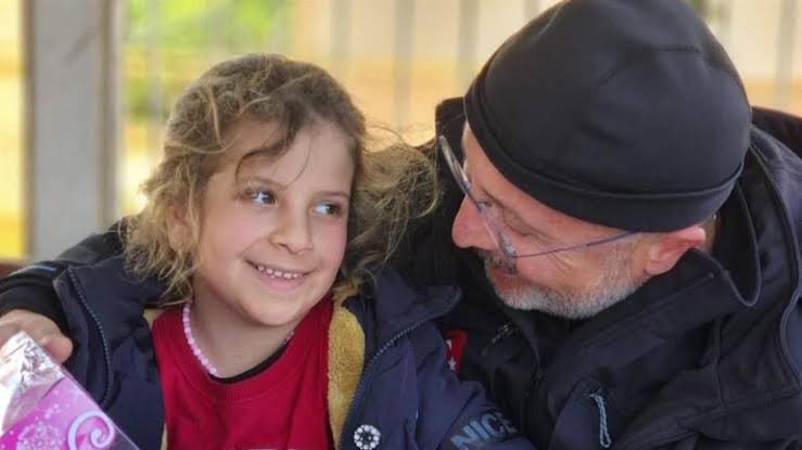 Afetin ilk anları Hatay'a Koordinatör Vali olarak atandığında kanser tedavisi aldığını ailesi gibi devletten de gizleyip koşa koşa gitti Hatay’a. Günler, geceler boyu çalıştı. Durumu ortaya çıktığında tedavisi için bölgeden gönderilmek istendi ‘gitmem’ dedi, kaldı.

Sağlığı