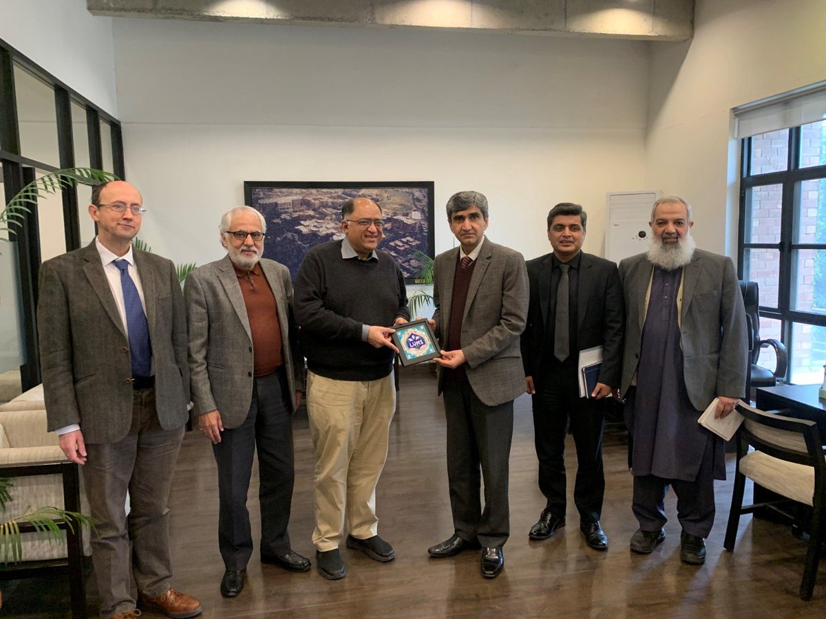 Mr. Iftikhar Ali Sahoo, Chairman, and Dr. M. Aman Ullah, Joint Chief Economist of @PnD_Punjab, visited LUMS to meet with Dr. Ali Cheema, Vice Chancellor. Also present were Dr. Tariq Jadoon, Provost, and the Deans of @sbassee and @SDSB_LUMS.