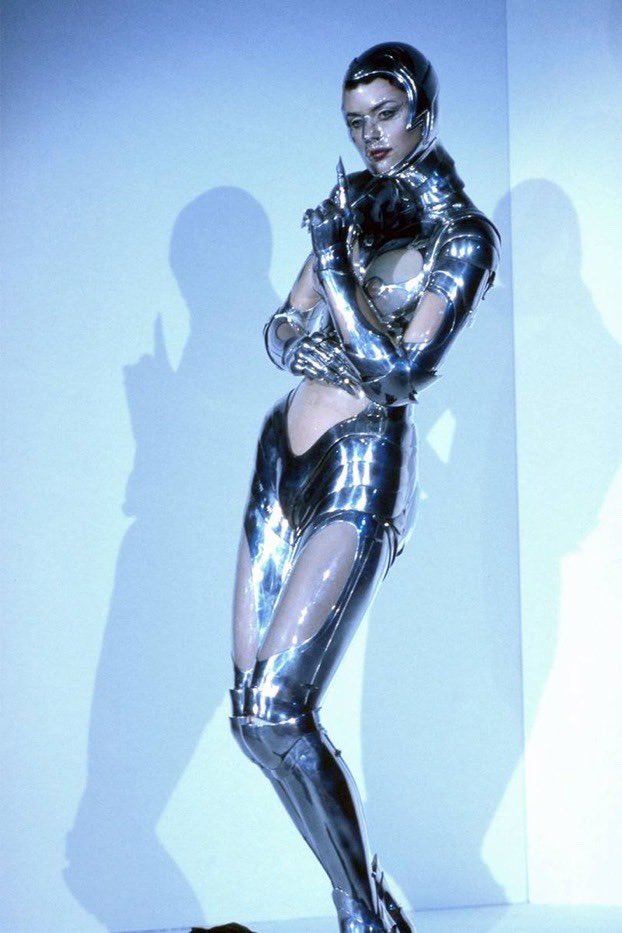 _HDD's tweet photo. Thierry Mugler Couture Vogue US (1995) https://t.co/SRPzIl1VZ1