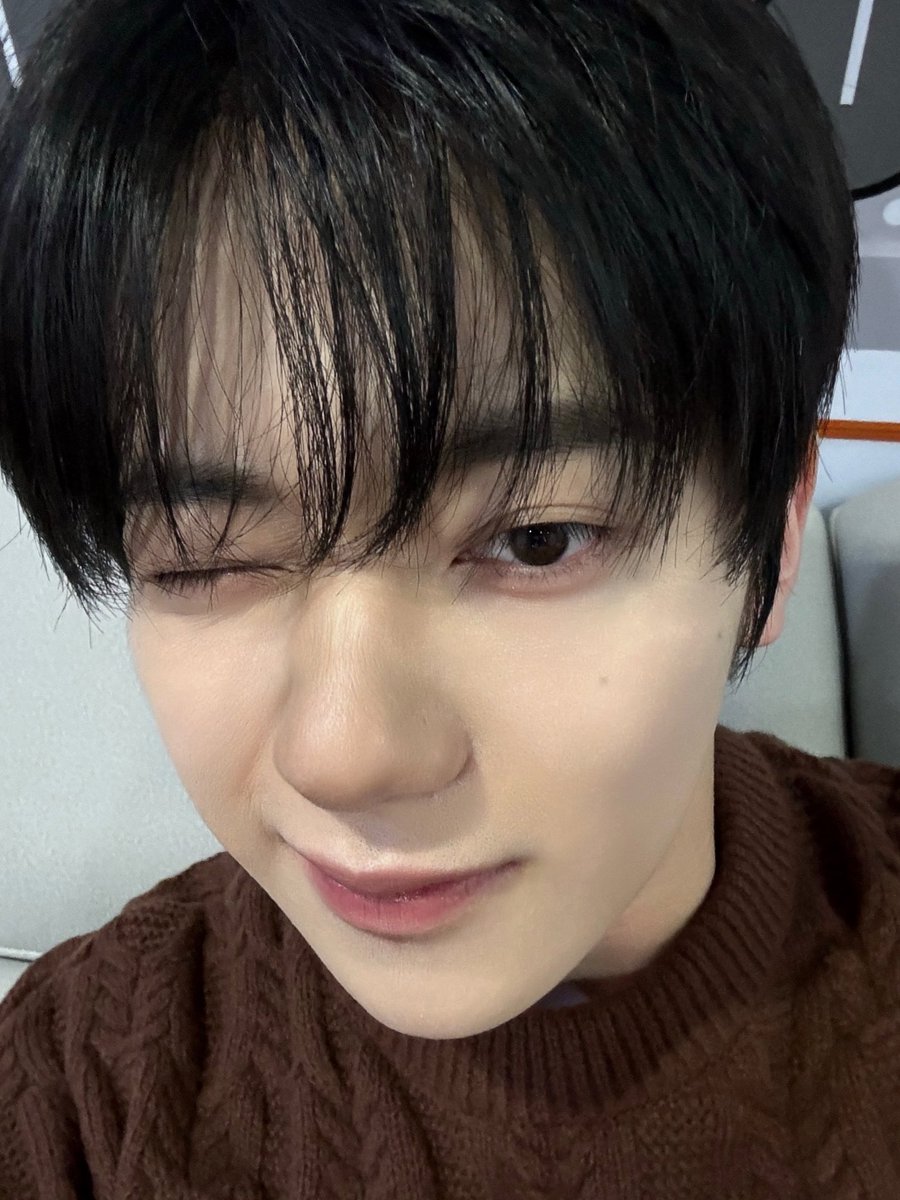 [#OX]

️Radio’n Us!!! 불러주셔서 감사해요!!
JJJ 팀 파이팅!!!🔥

#OMEGA_X #오메가엑스 
#예찬 #YECHAN