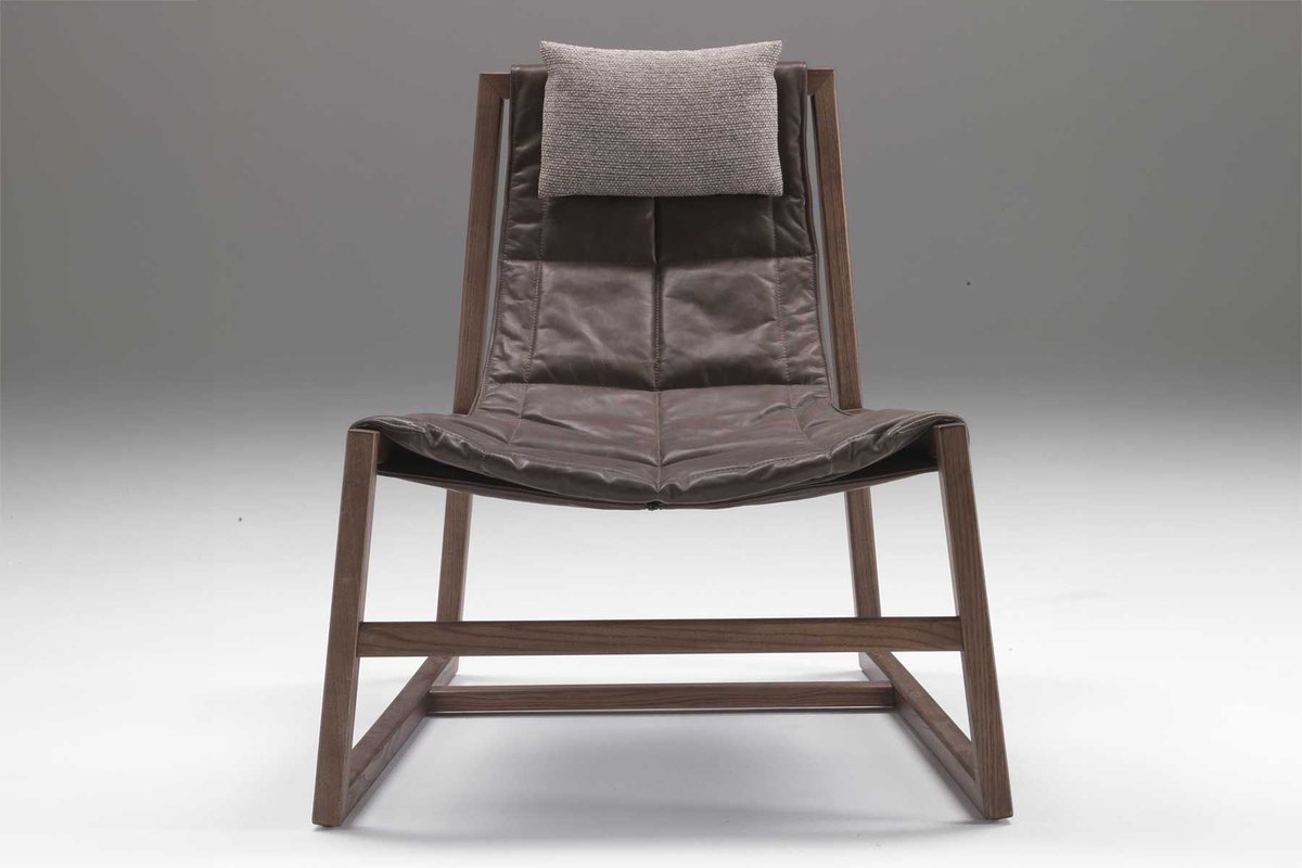 itDreamDesign's tweet image. LOUNGE is an armchair with solid ash structure and leather upholstery.
Designed by Studio Controdesign.

Size in cm.: 76 x 90 x h.80, seat height 44.

buff.ly/49pCl3k