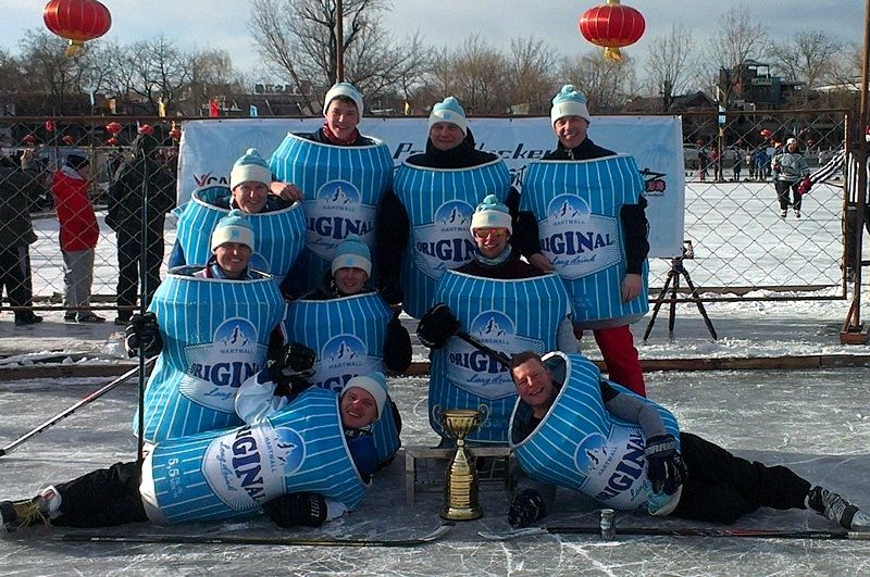 beijingboyce's tweet photo. Skate Beijing!
Fresh air, blue skies and clear views to Gulou and the CBD.
Annual Houhai Pond Hockey Tournament in February of 2018.
#beijing #inthewintertime https://t.co/EIUtBOyvje