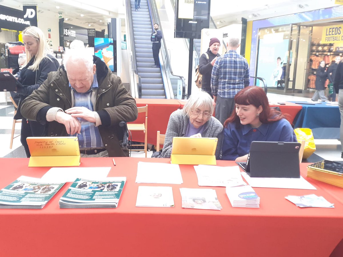 leedsirish's tweet image. Our digital drop-in at the White Rose centre last week was a huge success😃

Thanks to HSBC Leeds, @MorleyDigital, @AbilityNet , @100DigitalLeeds, @AgeUKLeeds, @LeedsOPF &amp;amp; Councillor Jane Senior 🙏

Learn how our Digital Inclusion support can help - 0113 262 5614 or info@lihh.org