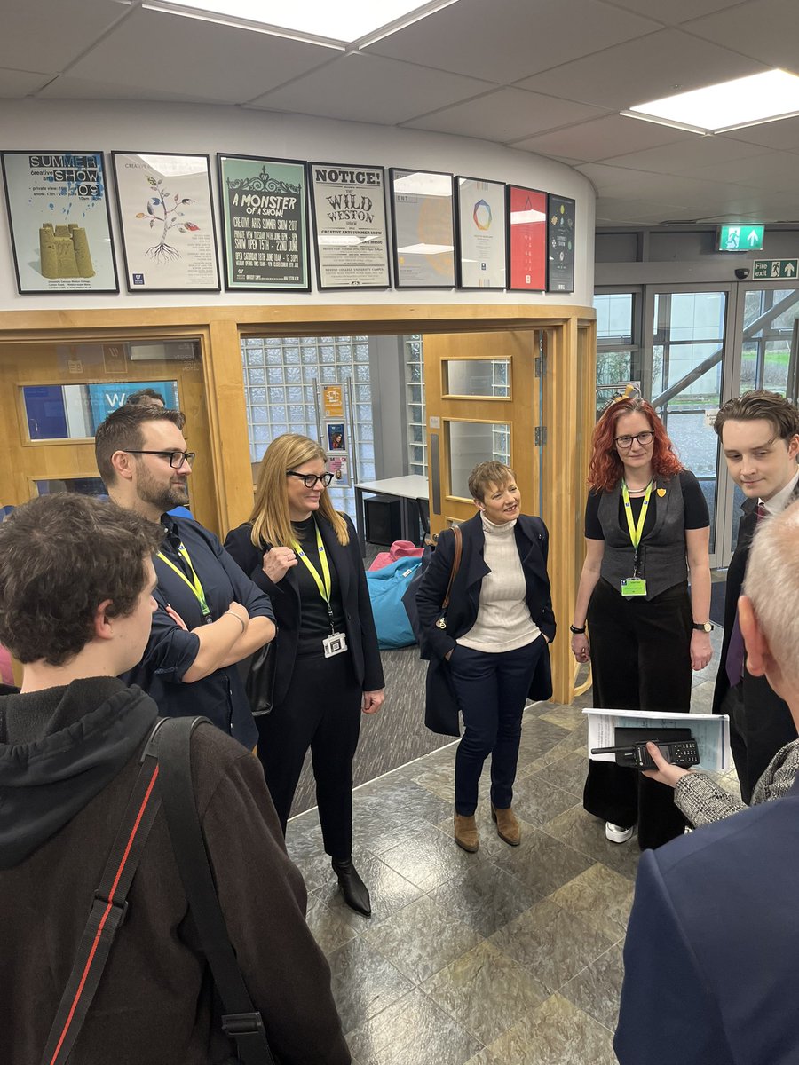 Today we’re celebrating Safer Internet Day! 🥳🧑‍💻 We’re excited to be joined by @bcs to educate our learners on secure navigation on the web 📲 @GillianKeegan @AoC_info @AoCDavidH @FENews @E_T_Foundation #SaferInternetDay #LoveOurColleges