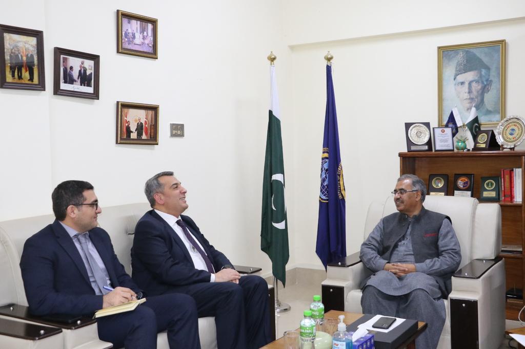 Had a productive meeting with Ambassador Sohail Mahmood, DG of <a href="/ISSIslamabad/">Institute of Strategic Studies Islamabad</a>. We discussed various aspects of 🇦🇿-🇵🇰 bilateral relations &amp; informed him on Azerbaijan’s foreign policy, hosting of COP29, green energy regions in 🇦🇿 and the steps taken by our country in this regard.