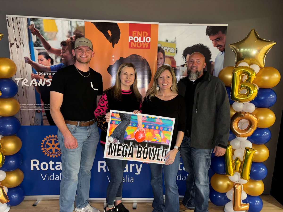 A few employees and their spouses joined Rotary Club in the Mega Bowl Fundraiser for Alzheimer’s research. Altamaha Bank sponsored two teams for the tournament. Out of 22 teams, one of our teams finished in 2nd place! Thanks for a great event, we can't wait for the nex🎳