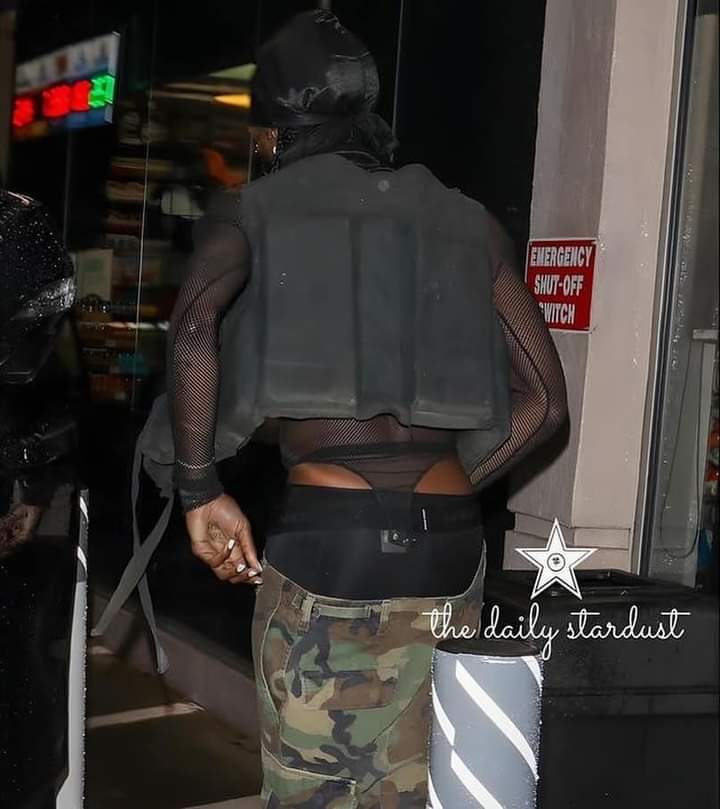 Forget the Drake video....Carti got leaked too😭
