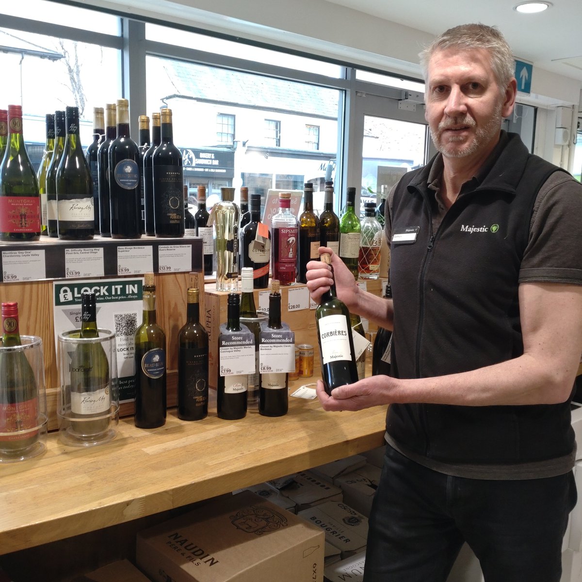 Fresh Wines ready for tasting this week!!

🍷🍷🥂Do pop in and try before you buy🥂🍷🍷

👍NEW NEW NEW👍

Also new in "Chosen B Majestic" wine to try!! #new #tasting #tastingwine Majestic Wine