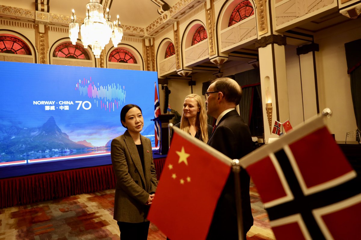 NorwayMFA's tweet photo. Business cooperation is important for the relationship between #China and #Norway
 
Significant opportunities for Norwegian private sector in China, contributing to the green transition in the world’s second biggest economy.

Glad to see 170 🇳🇴 companies here.
-FM @EspenBartheide https://t.co/gMDGTMlTjV