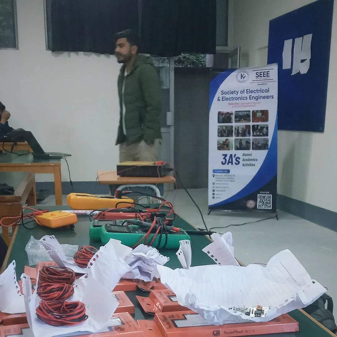 seeeku2000's tweet image. Basic Electronics training was provided to DOEEE first year students. They learnt about basic electronics components like breadboard, LEDs, Resistors and also implemented them in circuit. The session was interactive and participative.

#eepex #basicelectronics #training  #Seee