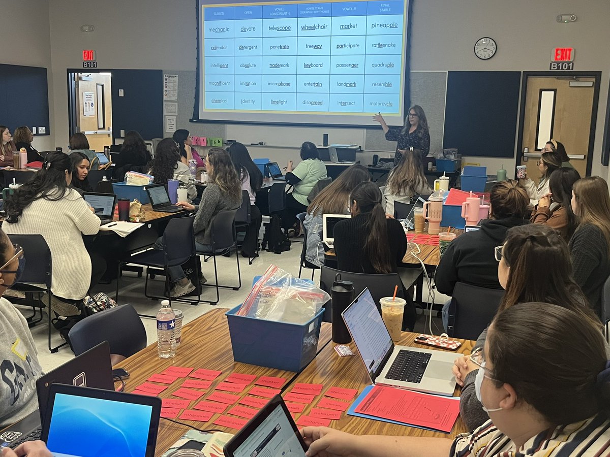 Starting off the morning with review of syllable types at TRA comprehensive session. <a href="/nisdelemelar/">Elementary ELAR</a> <a href="/NISDElemCI/">Elementary CI</a> <a href="/helen_hwhite5/">Helen White</a>