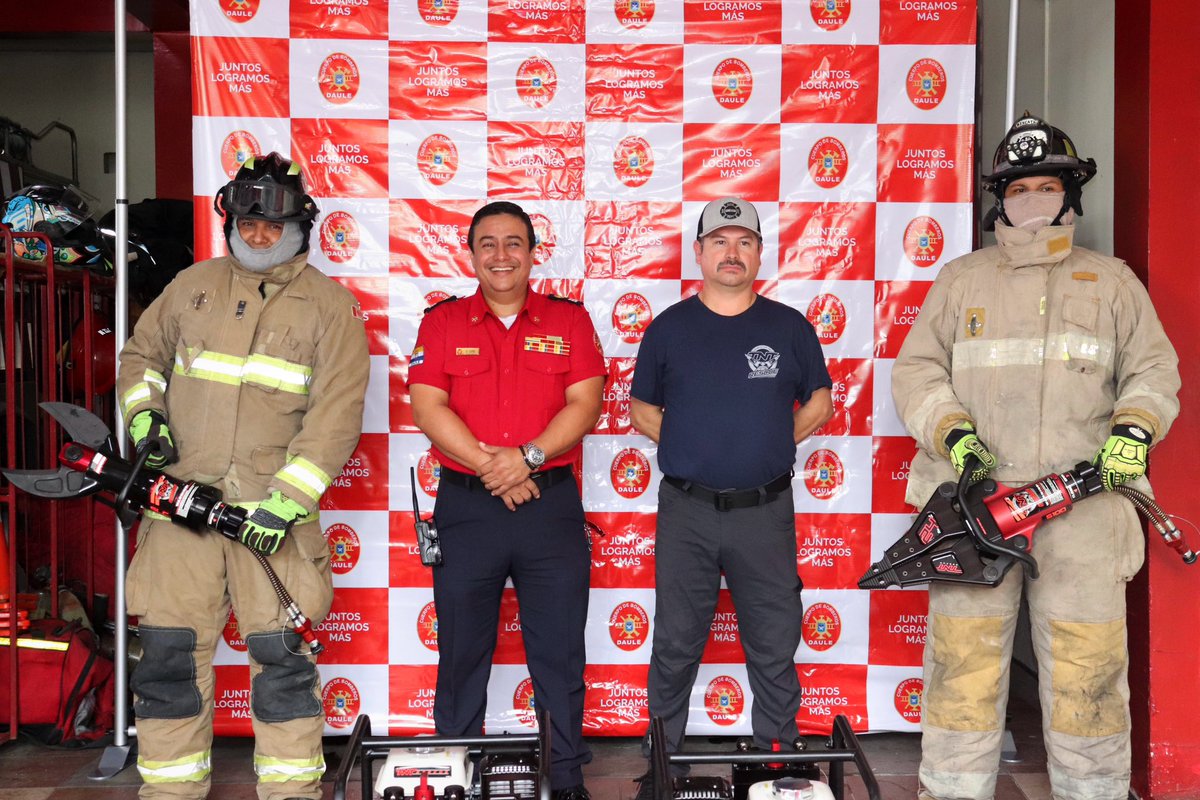 Continuamos incorporando #nuevas herramientas  a #BomberosDaule👨🏻‍🚒

👉🏼 2 nuevos equipos de extricación son nuestras nuevas herramientas para brindar asistencia rápida y segura a las personas atrapadas en un siniestro vehicular o en otras emergencias.

#JuntosLogramosMás 
#Daule