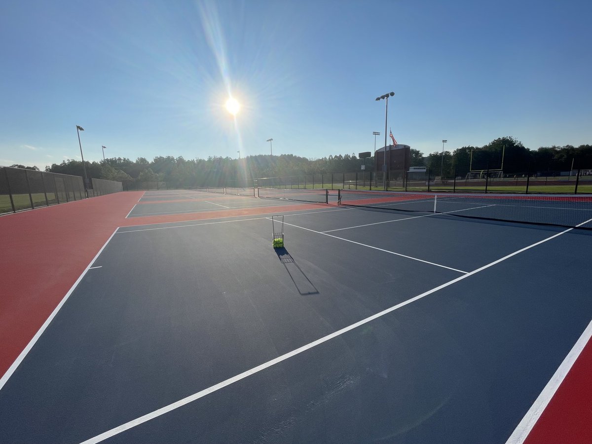 OFATennis's tweet photo. Look at these beautiful, new courts!  We’ll be back playing on them in a month. 🥳🎾😊 We are the only courts in the area with lights for night playing, and we have two team dugouts now too! Please spread the word- beginners are ALWAYS welcome on our teams! ⁦@OFAAthletics1⁩ https://t.co/0JcWPEopAu