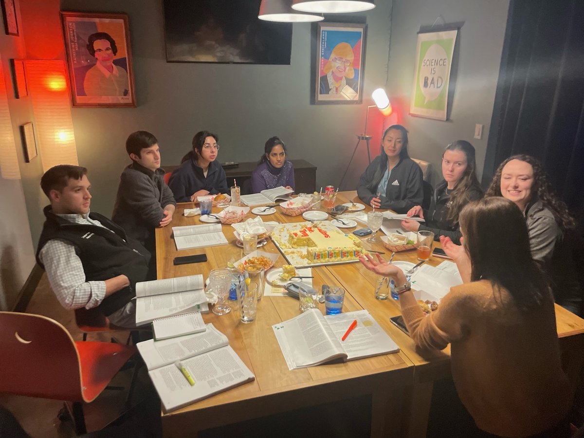 uab_neurology's tweet photo. Neurology residents recently attended "Cocktails and Continuum," where they come together every 2 months to discuss the latest edition of @ContinuumAAN! This month's was hosted by Dr. Vazquez at @LumbarBham, and featured a recent issue covering peripheral nerve disorders. https://t.co/bx5gA0tUuN