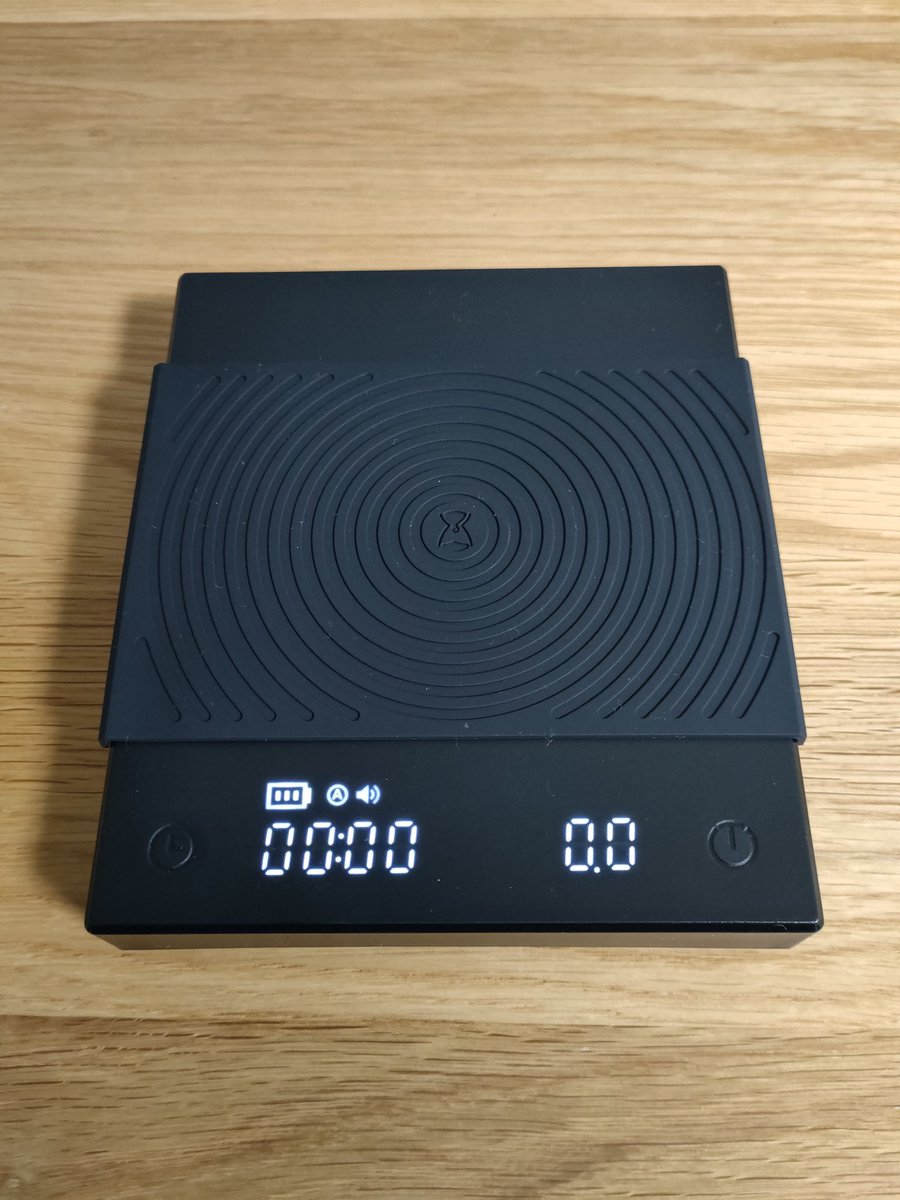millet_coffee's tweet photo. コーヒースケールを新調！
TIMEMORE Black Mirror basic plus
タイマーのオートスタート機能が便利過ぎる https://t.co/mrSDOCGFpM