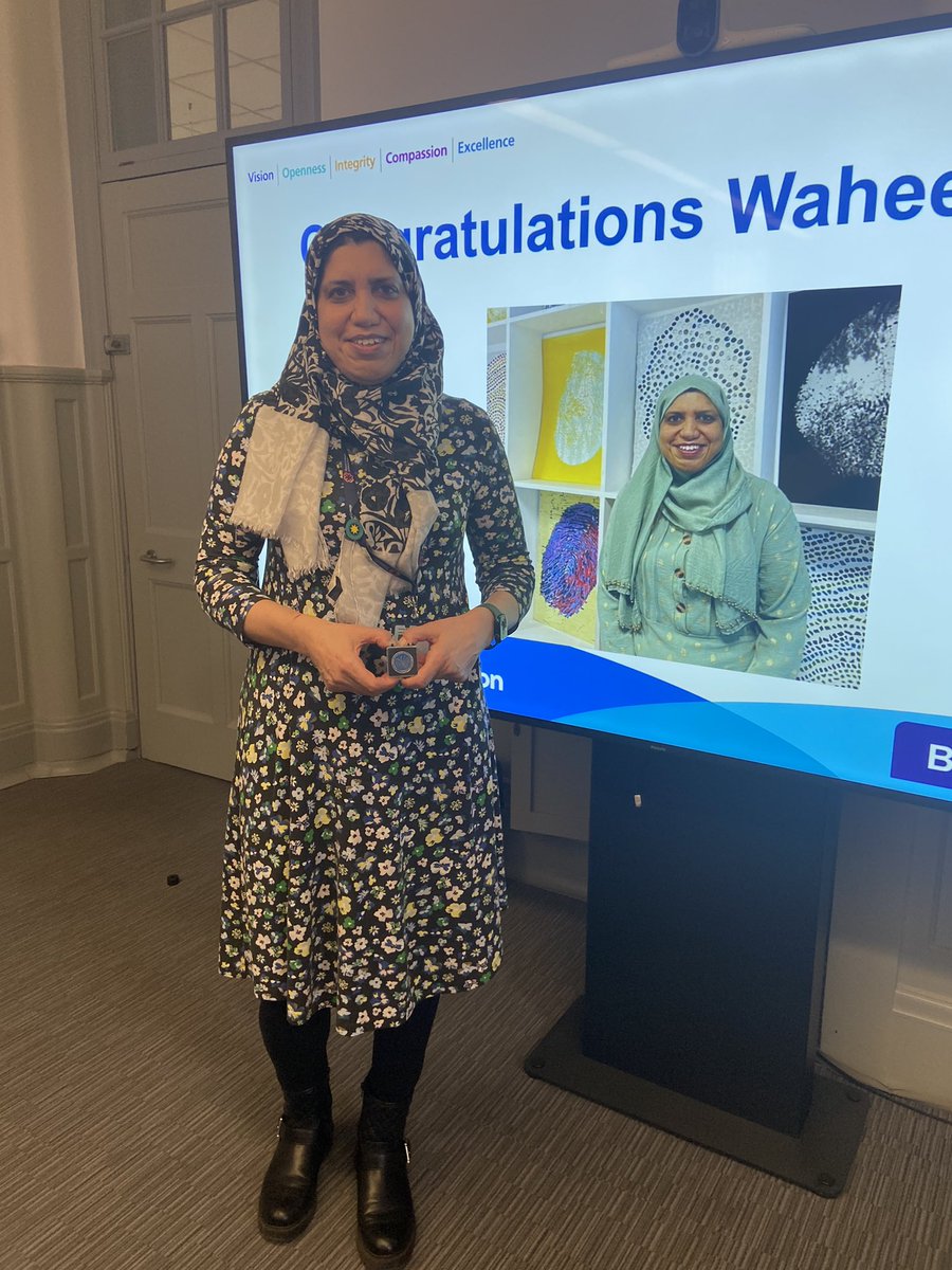 Such a pleasure to see @wabbasy receive her Chief Midwifery Officer Award @boltonnhsft and welcome @CMidOEngland @Midwife_Claire @kathymurphy0 to our services today 👏👏👏👏