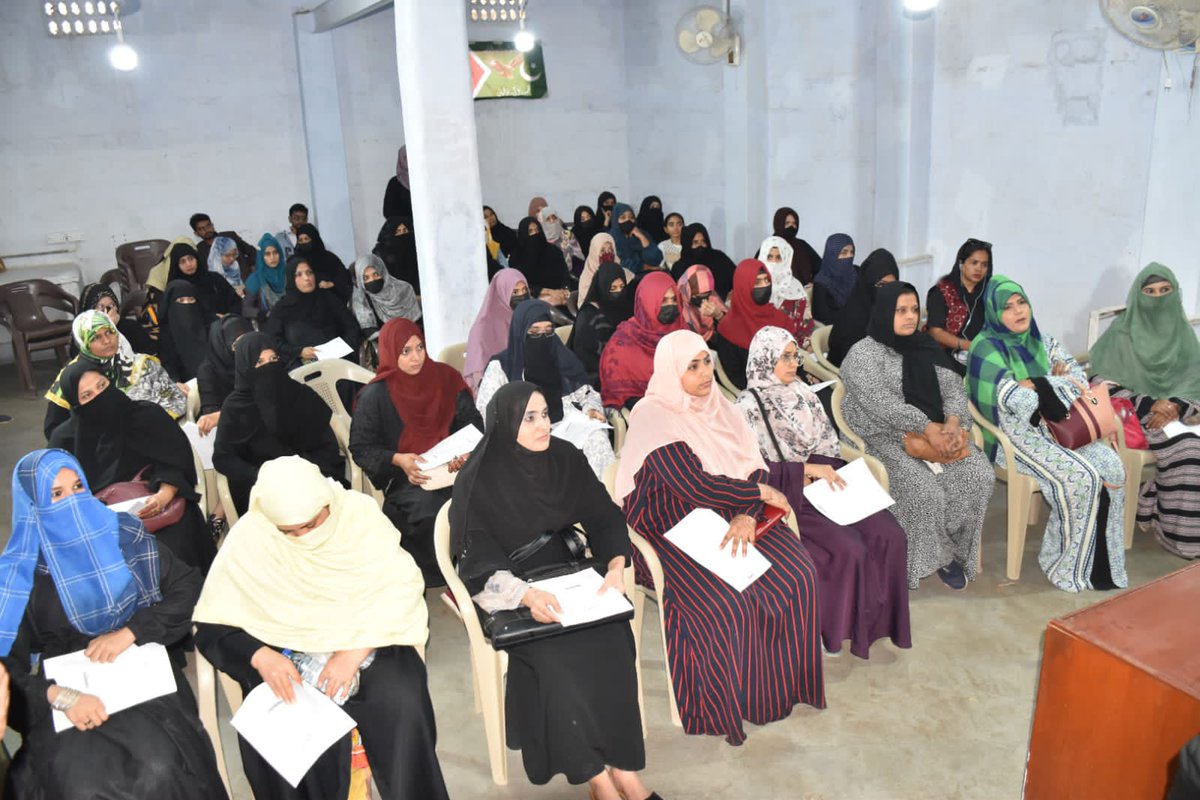 SymaNadeem_IPP's tweet photo. Polling Agent Training conducted in HQ office Sindh Conducted by President Women Wing Sindh Syma Nadeem and Gen Secy Karachi Rizwan Khan.President Sindh Mehmood Moulvi sb and President Women wing Karachi Seema Moulvi &amp; her team attended the Training to motivate the Participants. https://t.co/qc0GjAzp8Y
