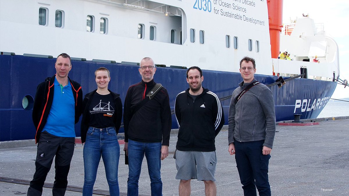Mit der Polarstern in die Antarktis: 🐧 5 Forscher:innen der #TUDresden sind heute mit der Polarstern <a href="/AWI_de/">AWI Medien</a> in See gestochen. Ihre Messungen sollen helfen, die Entwicklung des Klimas &amp; des Eisschilds in der Antarktis zu rekonstruieren. Mehr Infos ➡️ tu-dresden.de/tu-dresden/new…
