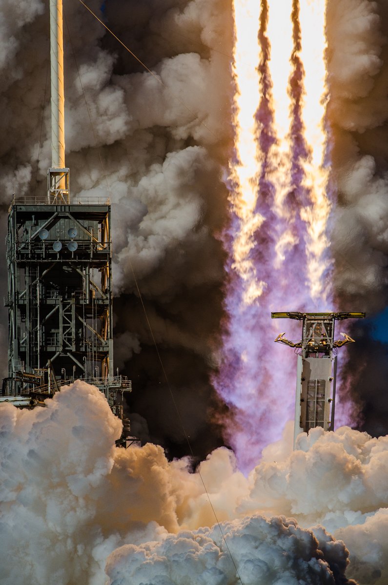 SIX YEARS AGO, TODAY: The awe-inspiring debut flight of SpaceX's Falcon Heavy rocket, which launched @elonmusk's Tesla Roadster to an orbit around the sun reaching the distance of Mars! Save 20% on prints from this mission, today only, code 'FH6yrs' → johnkrausphotos.com/Galleries/Laun…