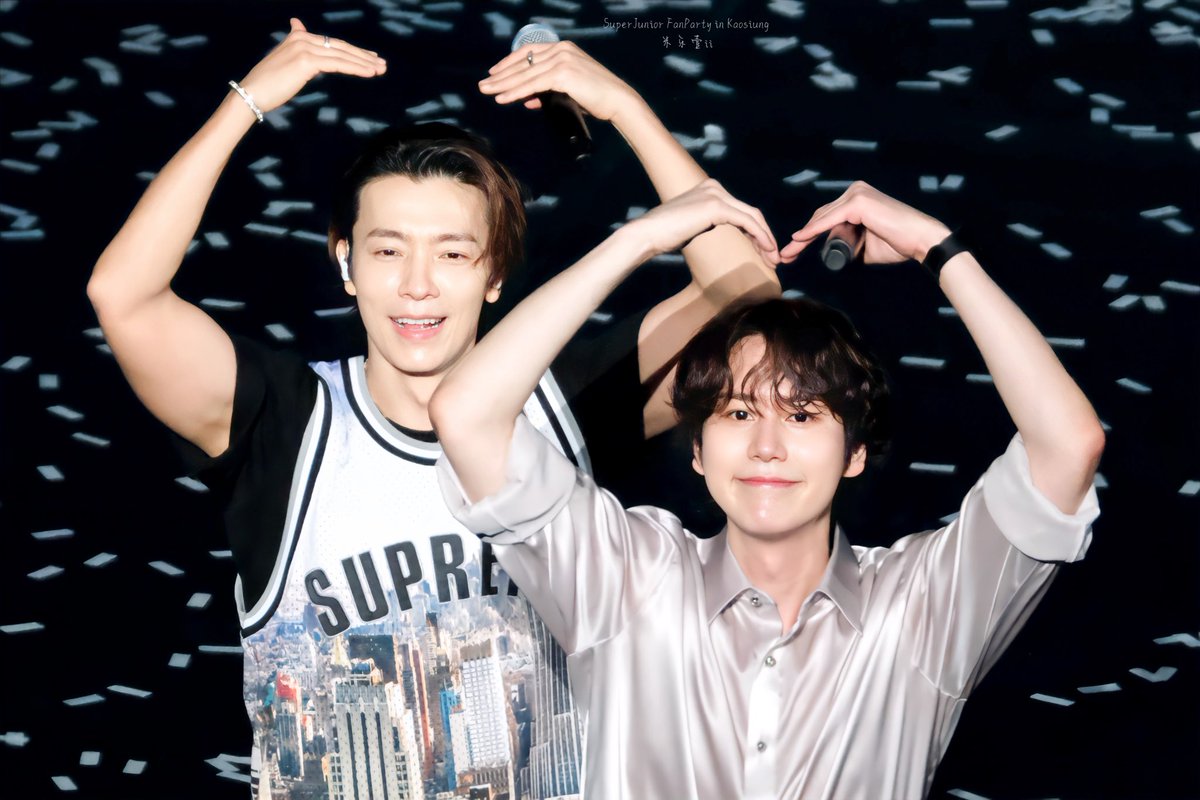 是ELF誒💙
要打招呼嗎？
還是比心吧！
#SUPERJUNIOR 
#슈퍼주니어
#SJfanparty_Kaohsiung
#SuperJuniorFanPartyinKaohsiung
#Donghae 
#李东海 
#이동해 
#ドンへ
#Kyuhyun 
#曺圭贤
#キュヒョン 
#조규현