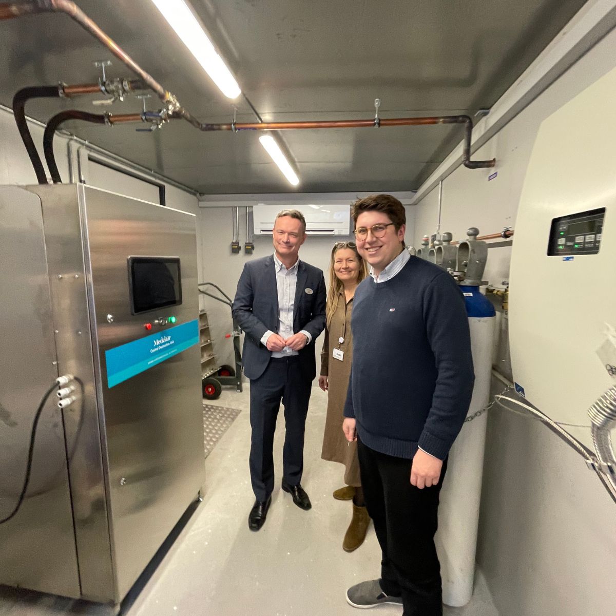 How does a Climate Friendly Cake Taste🤔
Absolutely fantastic😀1.000 kg of Nitrous Oxide/300 Tons of CO2 Captured &amp; Destroyed to normal air by brilliant maternity staff in only 1 year since implementation of nitrous oxide destruction technology🙏Emissions removed from Scope 1🏆