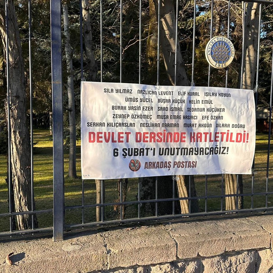 Ankara Üniversitesi öğrencileri olarak 6 Şubat depremlerinde, devlet dersinde katledilen 17 sıra arkadaşımızı unutmuyoruz.

6 Şubat'ın hesabını soracağız!
#HatayBirlikteYasTutuyor #hataydeprem #6SubatDepremleri