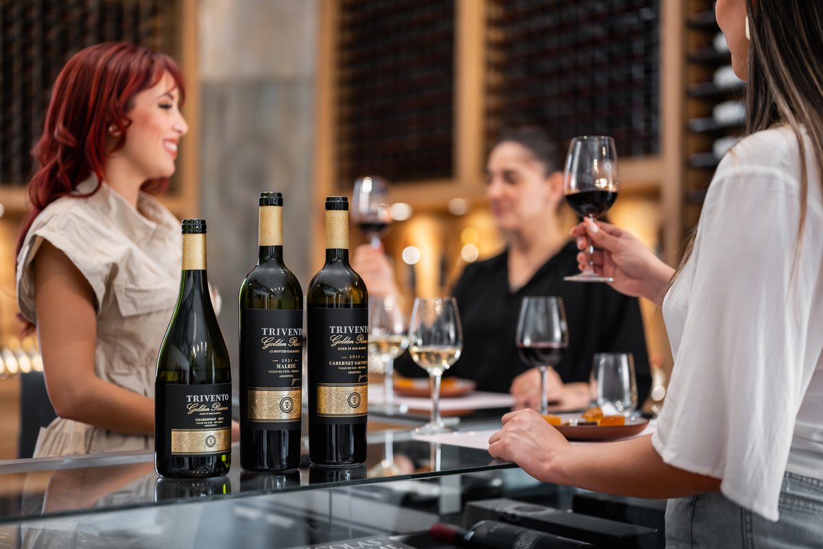 Trivento cuenta con diversas propuestas turísticas para la temporada de verano 2024. 🍇​ 

Conoce las las experiencias en el artículo de El Malbec: elmalbec.com.ar/trivento-y-sus…  

 #DiscoverTrivento #Malbec #Mendoza #EmpresasB #Turismo