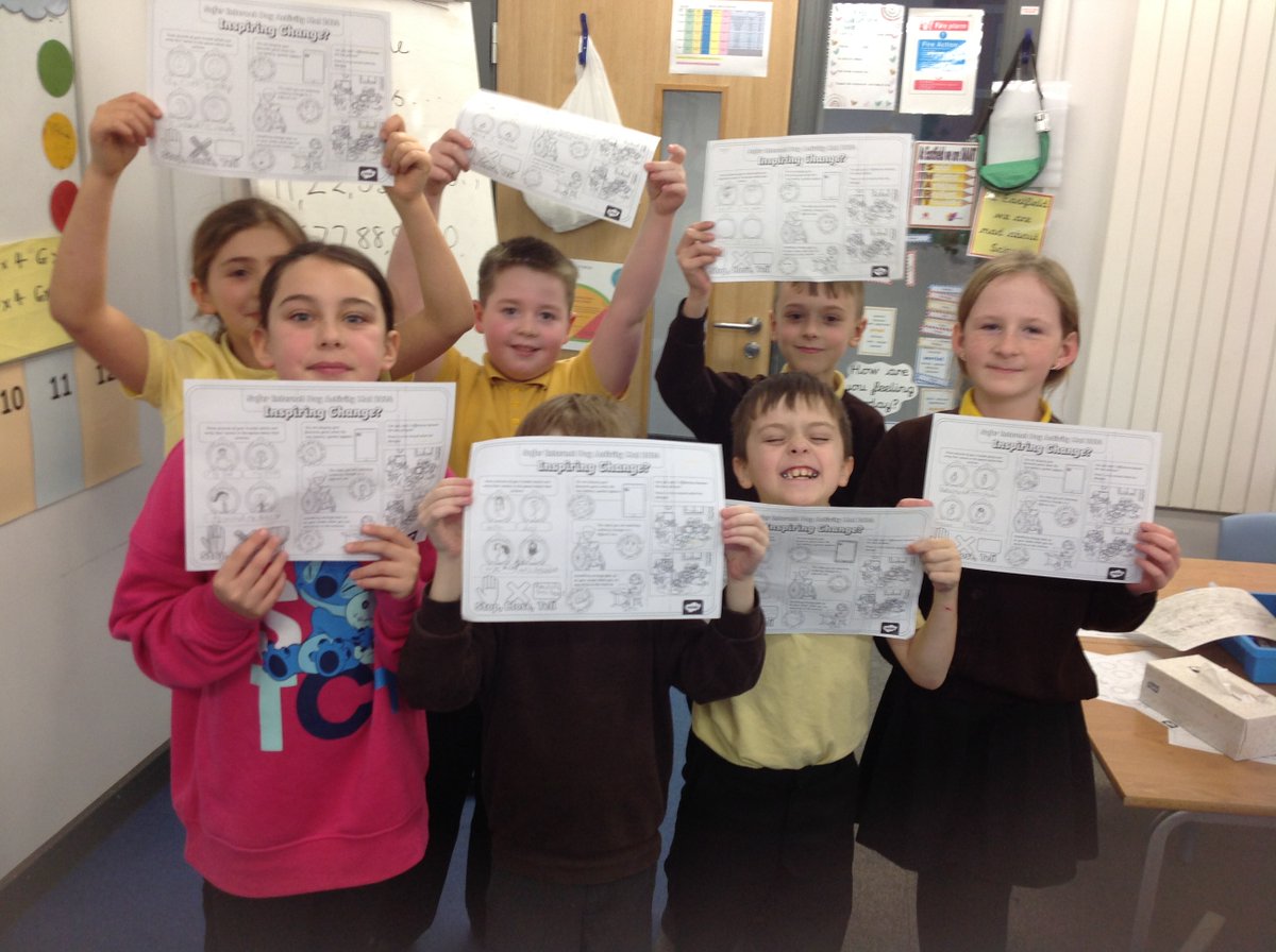 EastfieldPSHull's tweet photo. 4MJ have been learning about staying safe online today #epscomputing #SaferInternetDay https://t.co/MeWjBl4aNT
