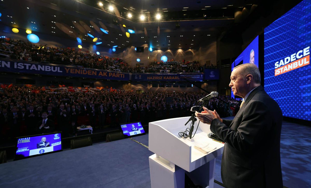 illhan_34's tweet photo. Cumhurbaşkanı Recep Tayyip Erdoğan:

"En büyük teşekkürü depremzede vatandaşlarımıza ediyoruz. Çünkü onlar, tüm zorluklara rağmen, hem yakınlarını kurtarmanın hem kalanları kurtarmanın mücadelesini verdiler."

Asrın Birlikteliği 🇹🇷 #SonDakika Kur'an-ı Kerim https://t.co/knRMsen0Ip
