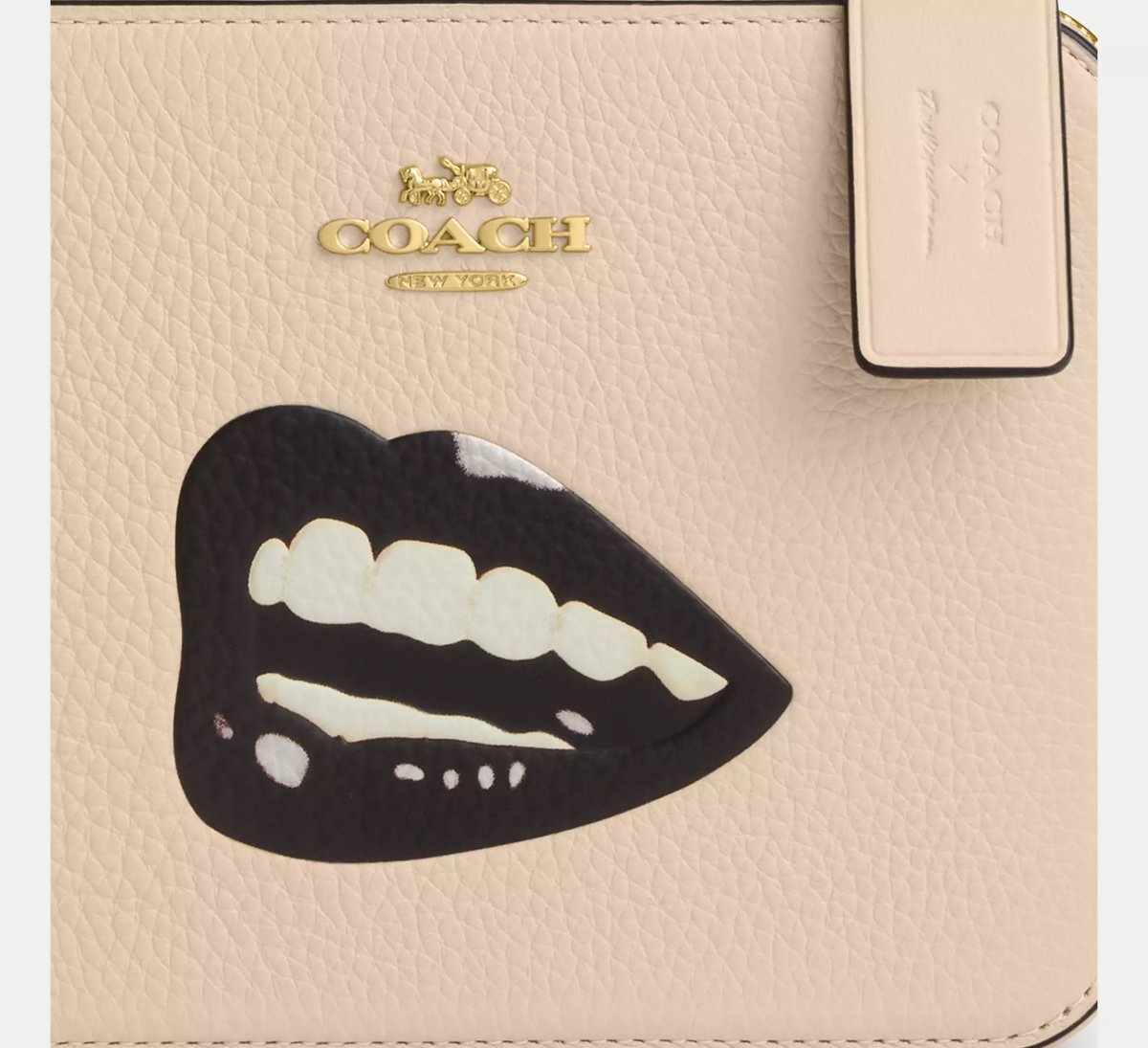 Carrying a piece of pop art everywhere I go – the stunning Coach X Tom Wesselmann LIPS Box Crossbody in Gold/Ivory. Embracing the beauty of form and function. Lips that speak volumes! 💄👜 #WearableArt #ebay #coachpurse #womensfashion #supportlocal #fashion #coachbags