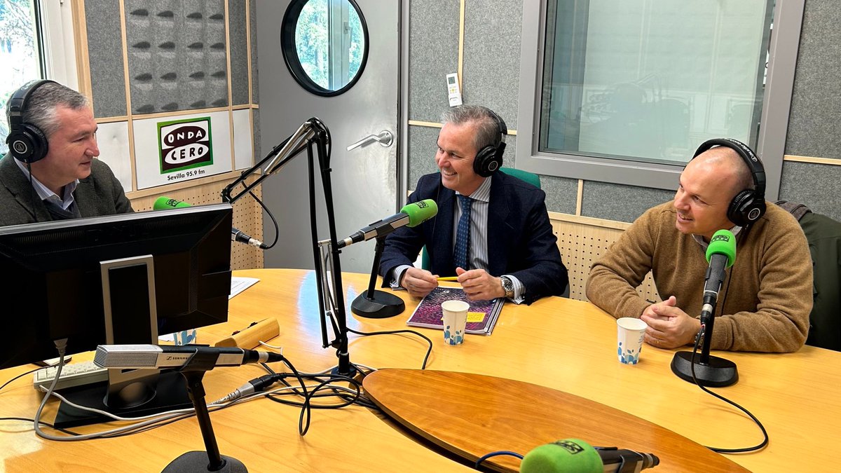 diegogarciacab's tweet photo. En #Andaluciacapital hoy comentamos la actualidad con Alberto García Valera @AlbertoGVale @EY_Spain y conocemos la trayectoria de  @Inst_Espanol con su CEO, Vicente Granados. https://t.co/mQxHyARU3u